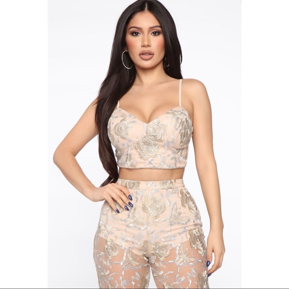 Crop top and pant set with gold and silver flowers - Picture 2 of 5